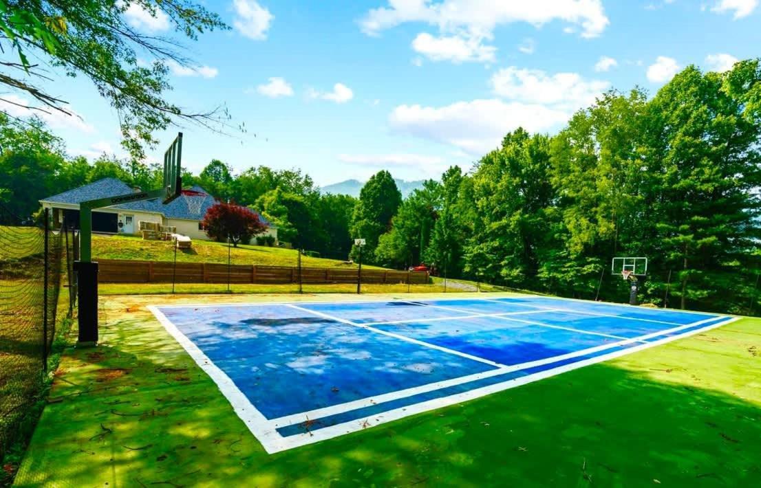 Villa Gated Mansion - Basketball Court Movie Theater Views Big Stone Gap Exterior foto