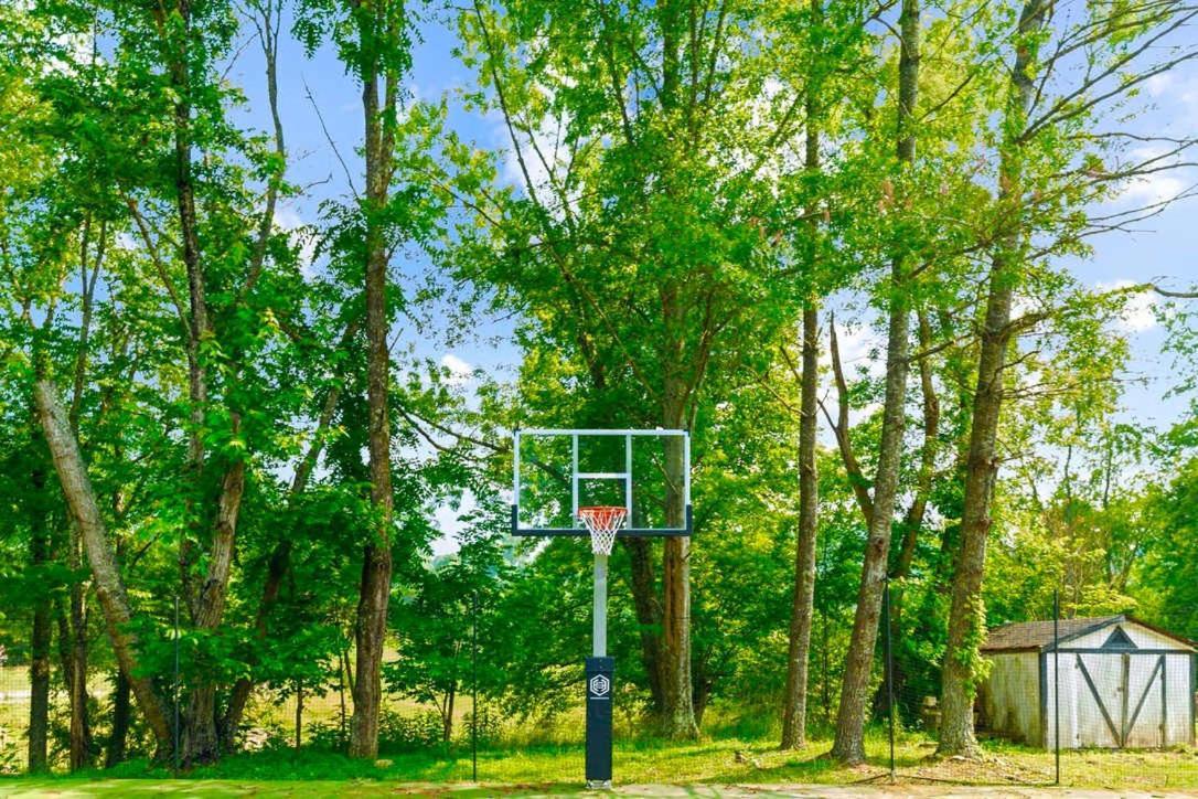 Villa Gated Mansion - Basketball Court Movie Theater Views Big Stone Gap Exterior foto