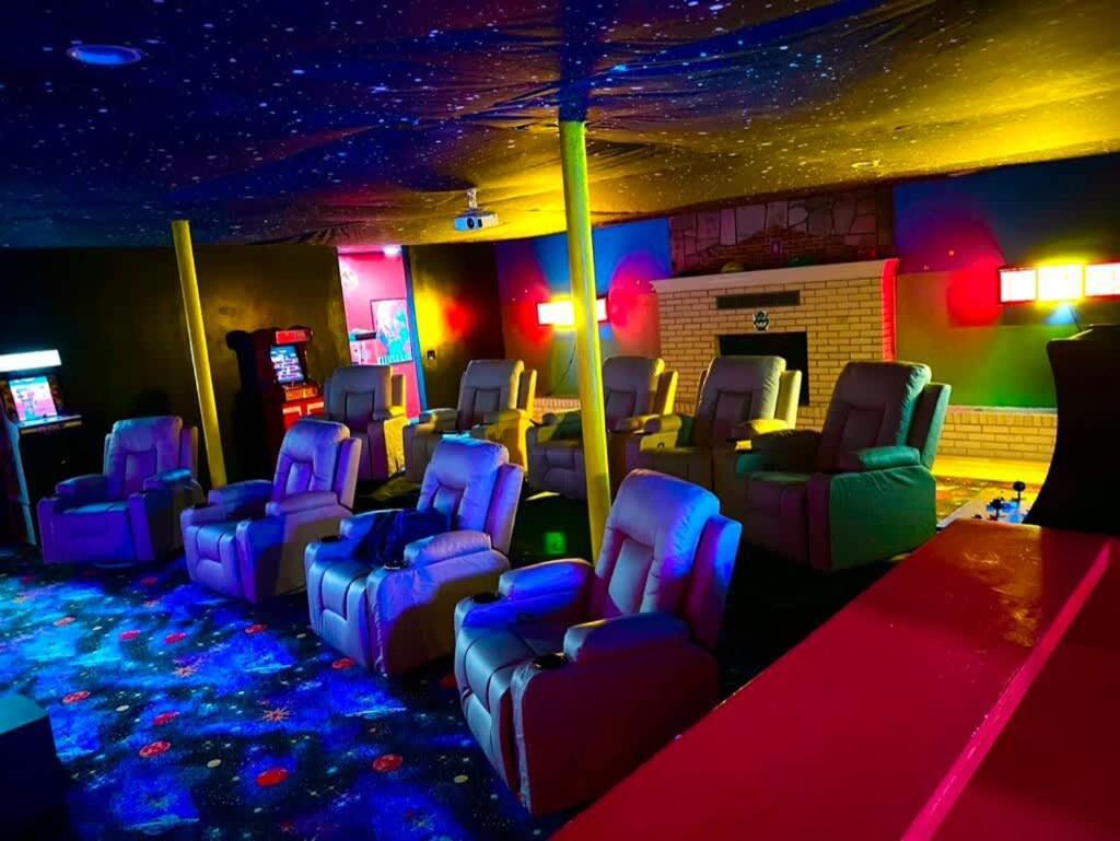 Villa Gated Mansion - Basketball Court Movie Theater Views Big Stone Gap Exterior foto