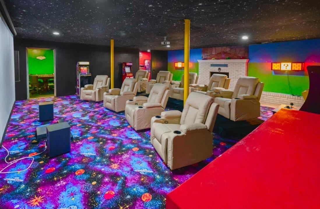 Villa Gated Mansion - Basketball Court Movie Theater Views Big Stone Gap Exterior foto