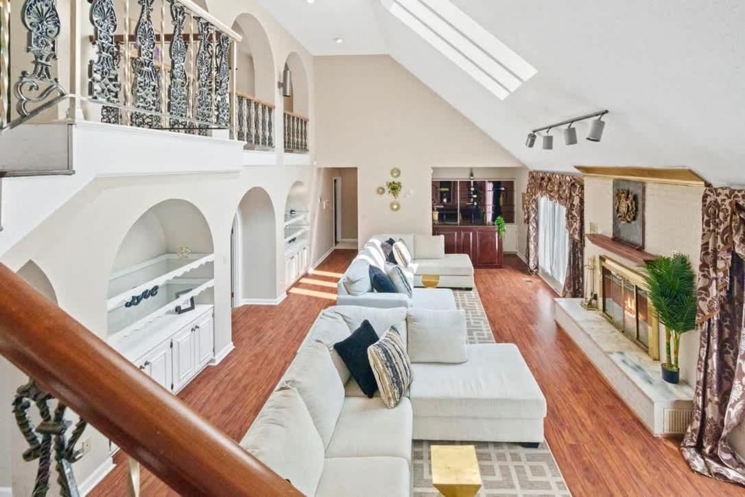 Villa Gated Mansion - Basketball Court Movie Theater Views Big Stone Gap Exterior foto